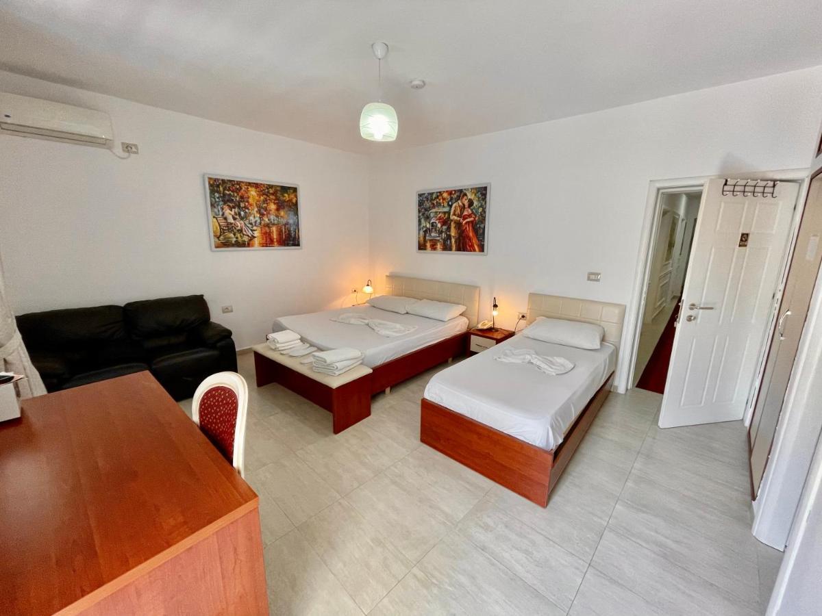 Vila Ada Hotel Tirana Esterno foto