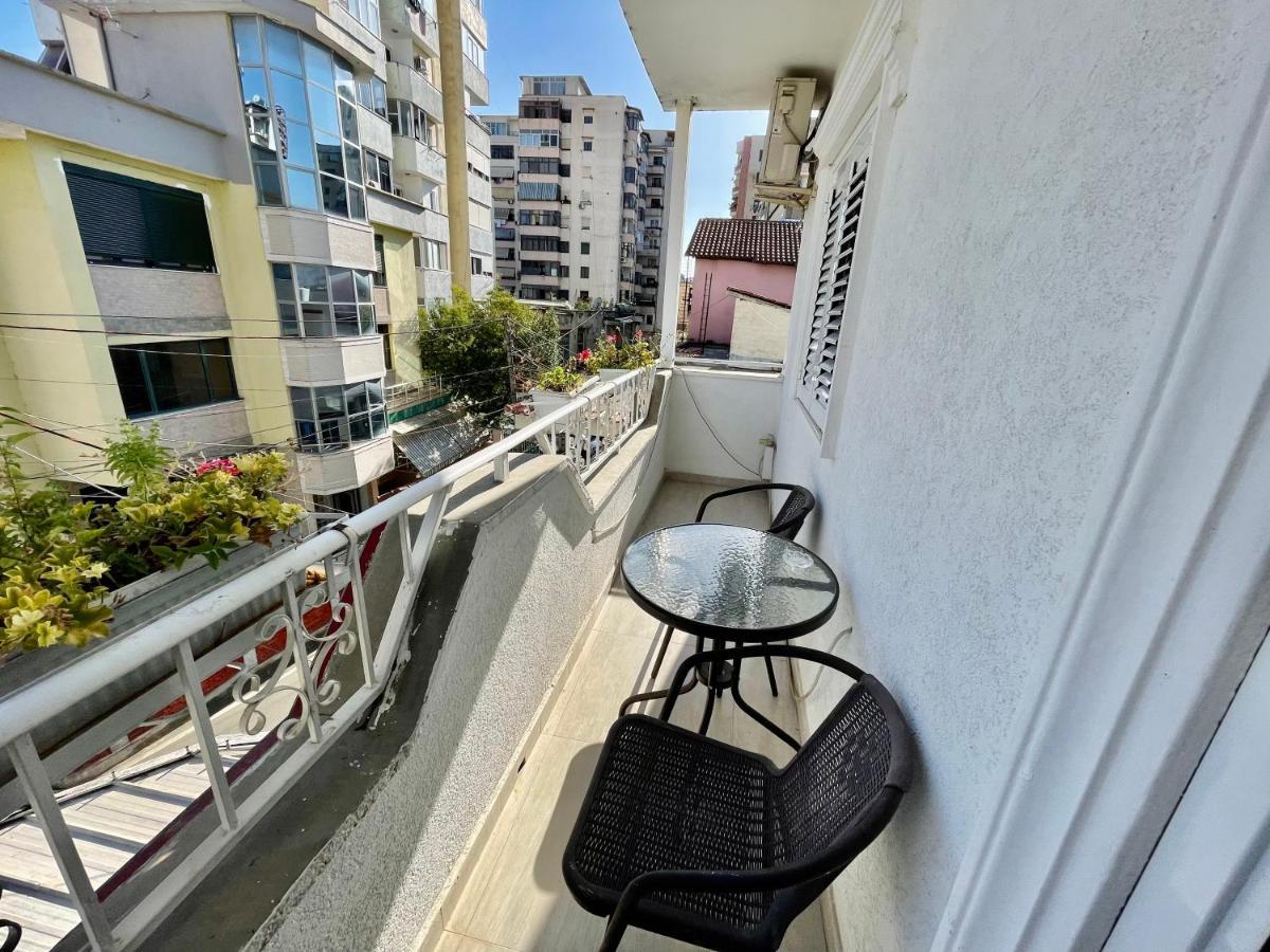 Vila Ada Hotel Tirana Esterno foto