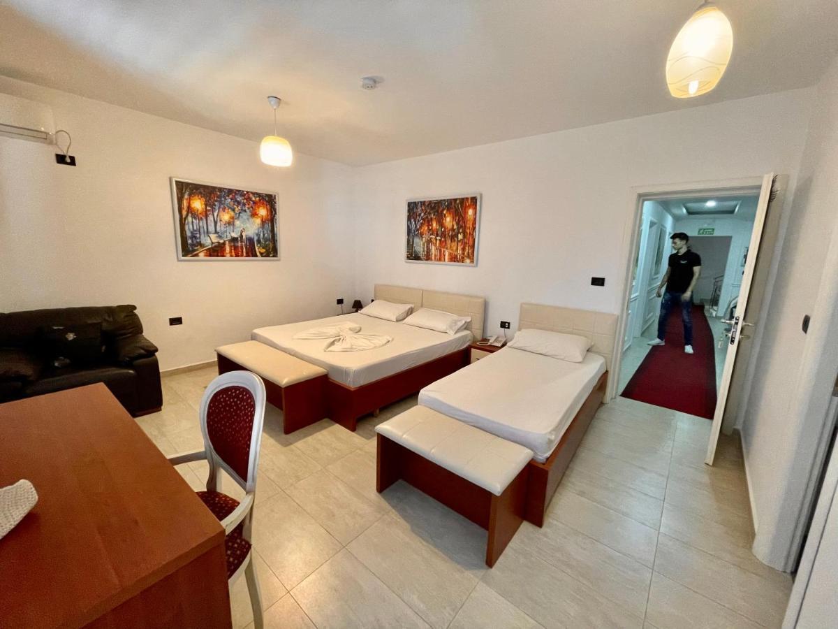 Vila Ada Hotel Tirana Esterno foto