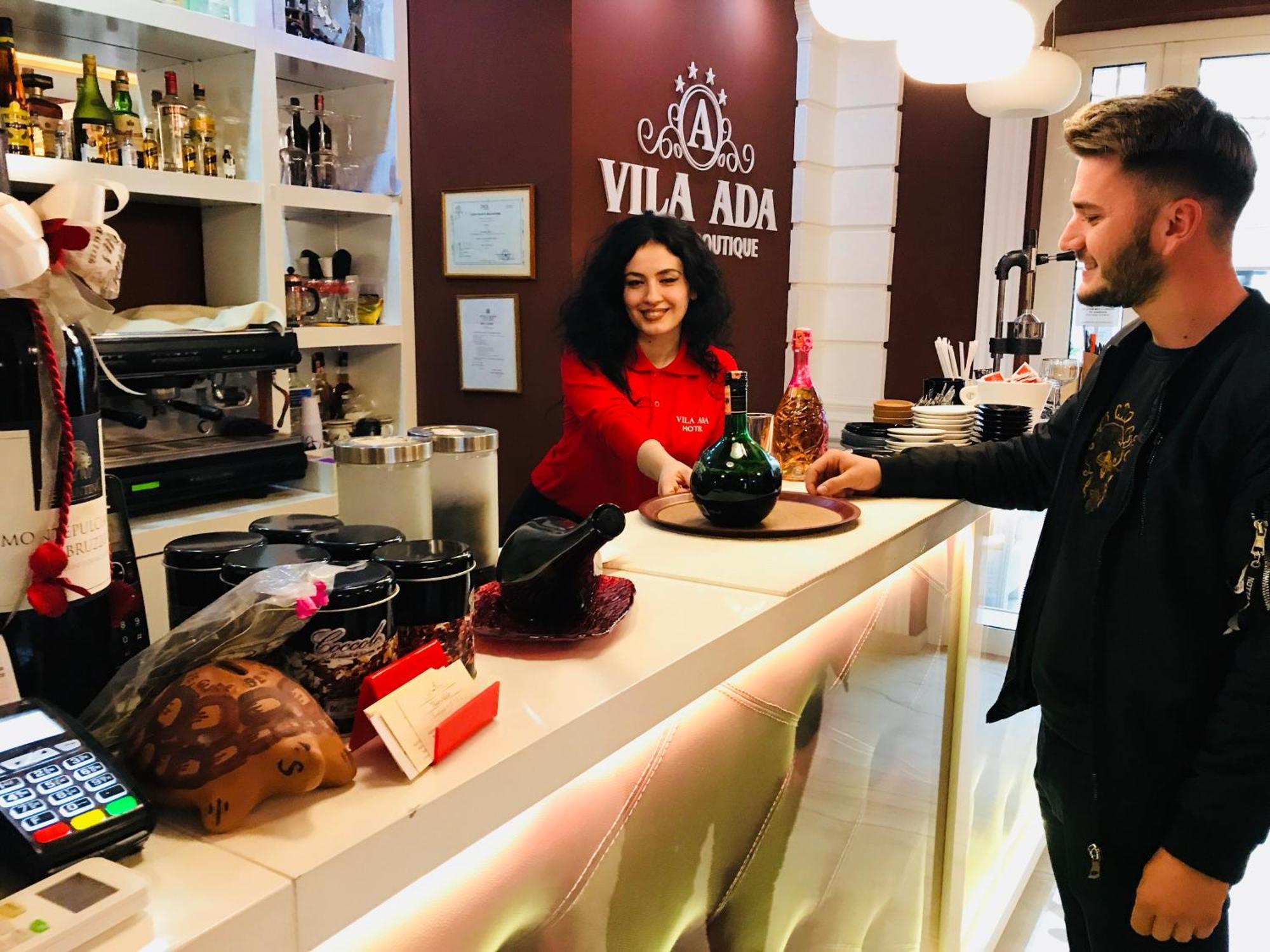 Vila Ada Hotel Tirana Esterno foto
